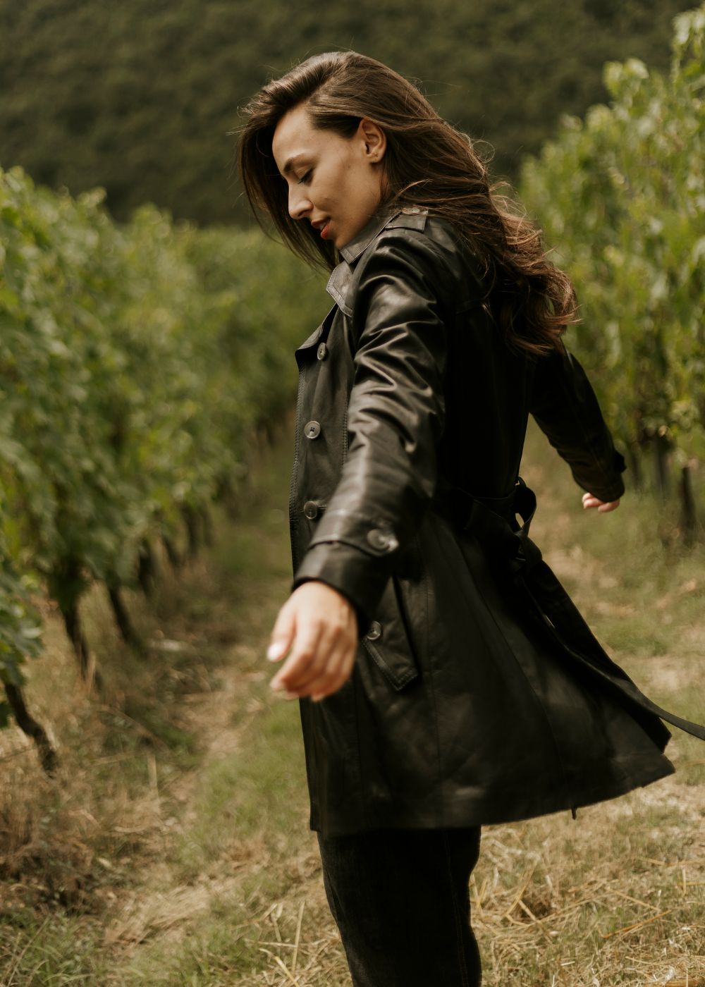Giacca da donna stile trench in pelle alta qualità colore nero - LeonardoShoes