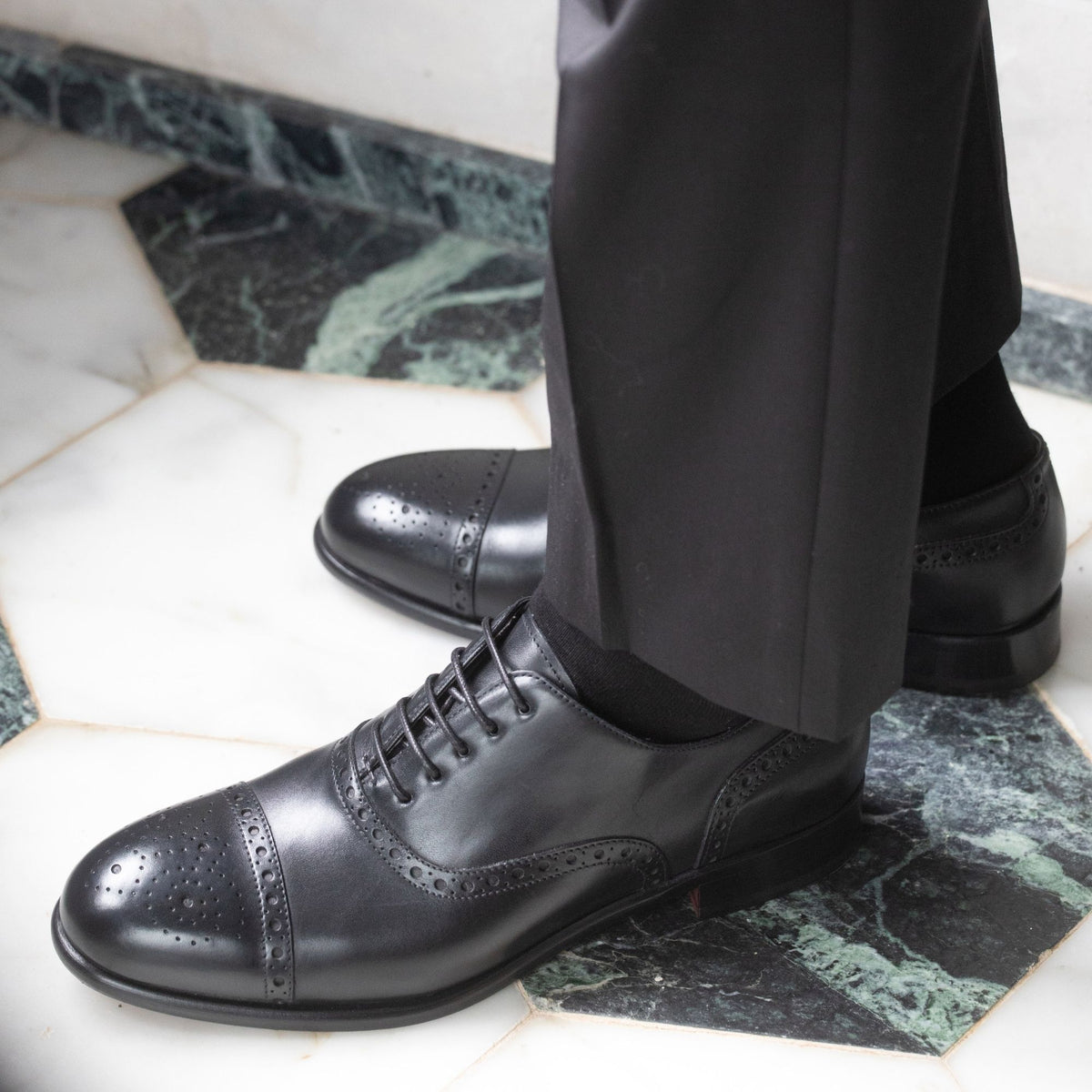 Oxford semi brogue nero elegante da uomo in pelle - LeonardoShoes