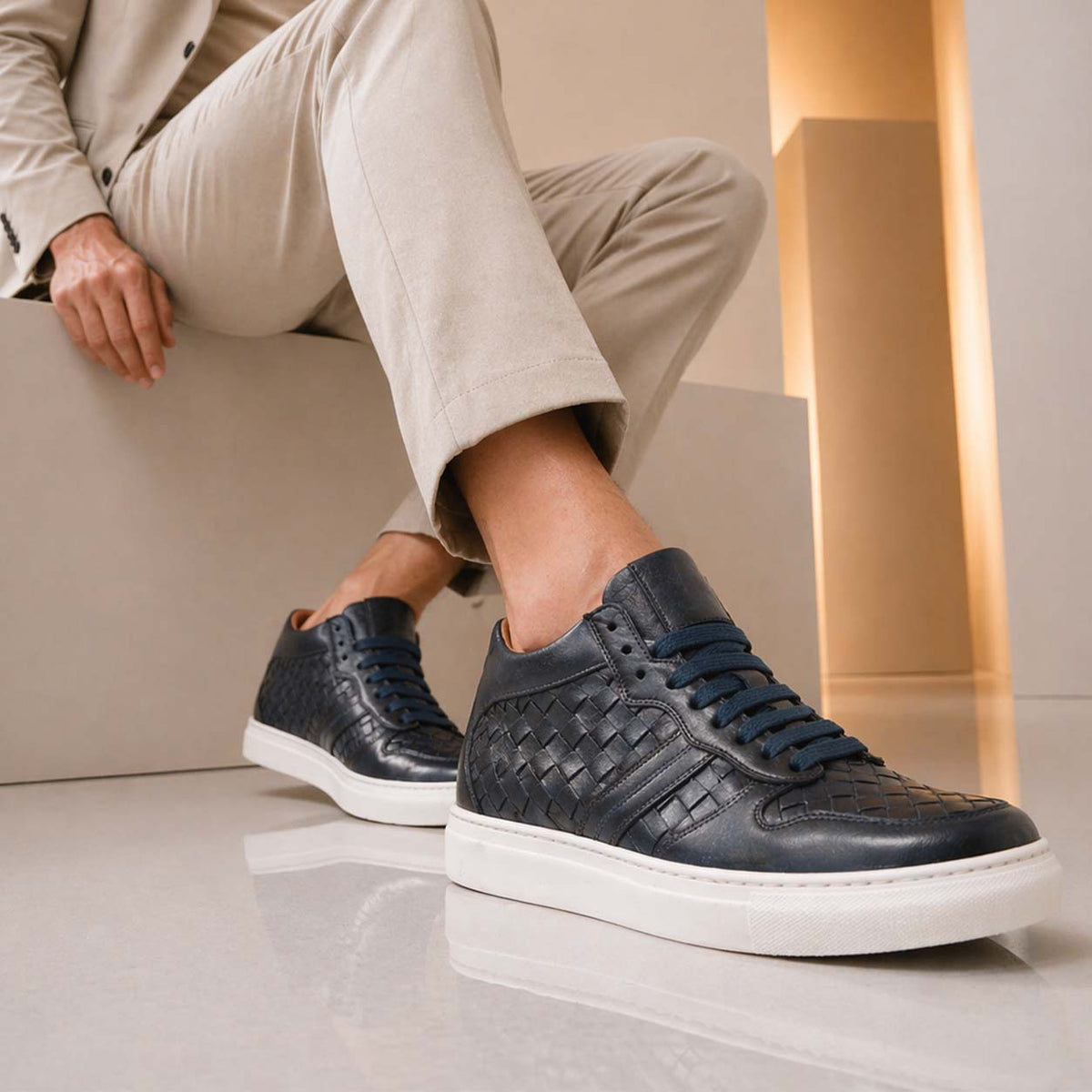 Sneaker alti da uomo in pelle blu intrecciata Domizio - LeonardoShoes