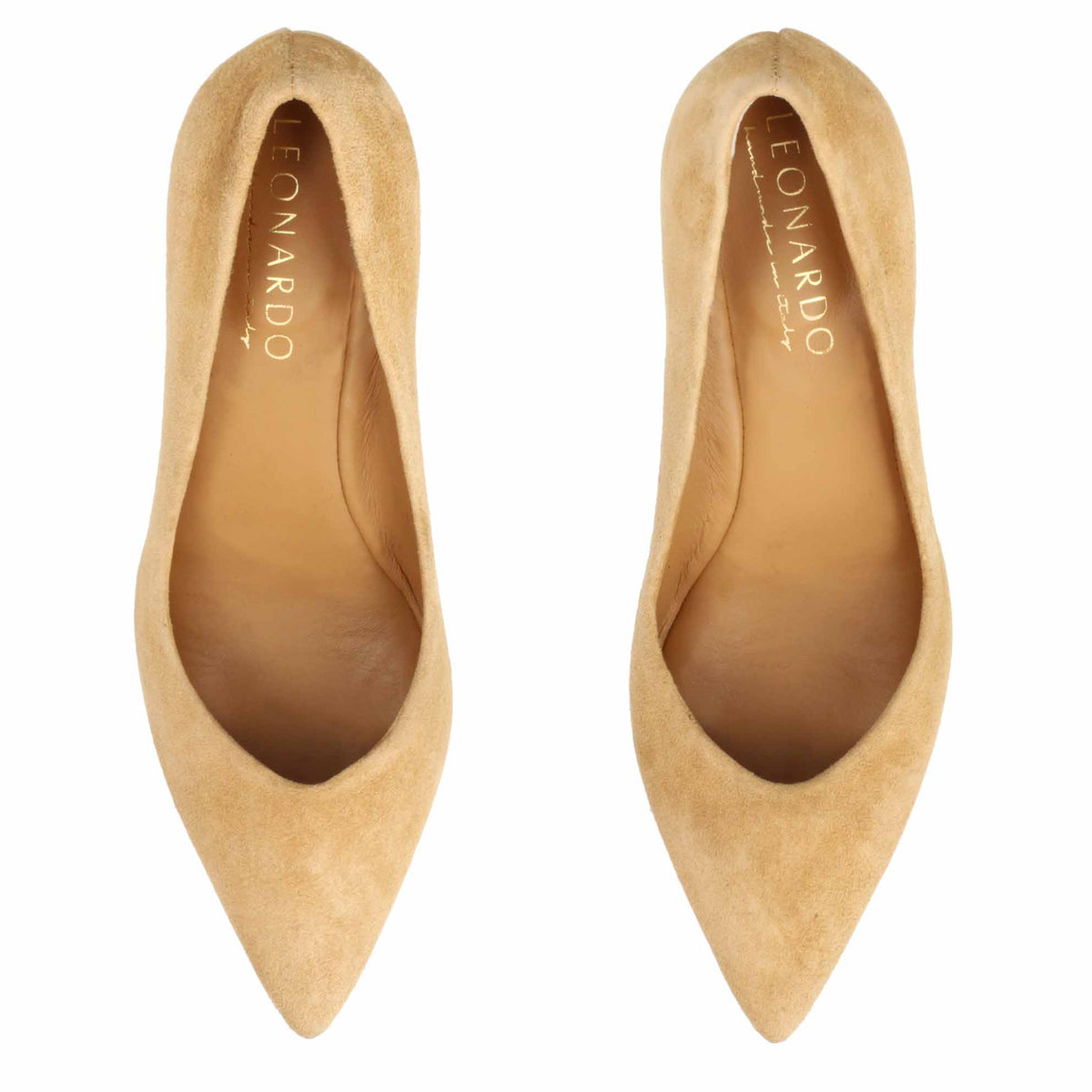 Décolleté da donna a punta e tacco medio in camoscio beige - LeonardoShoes