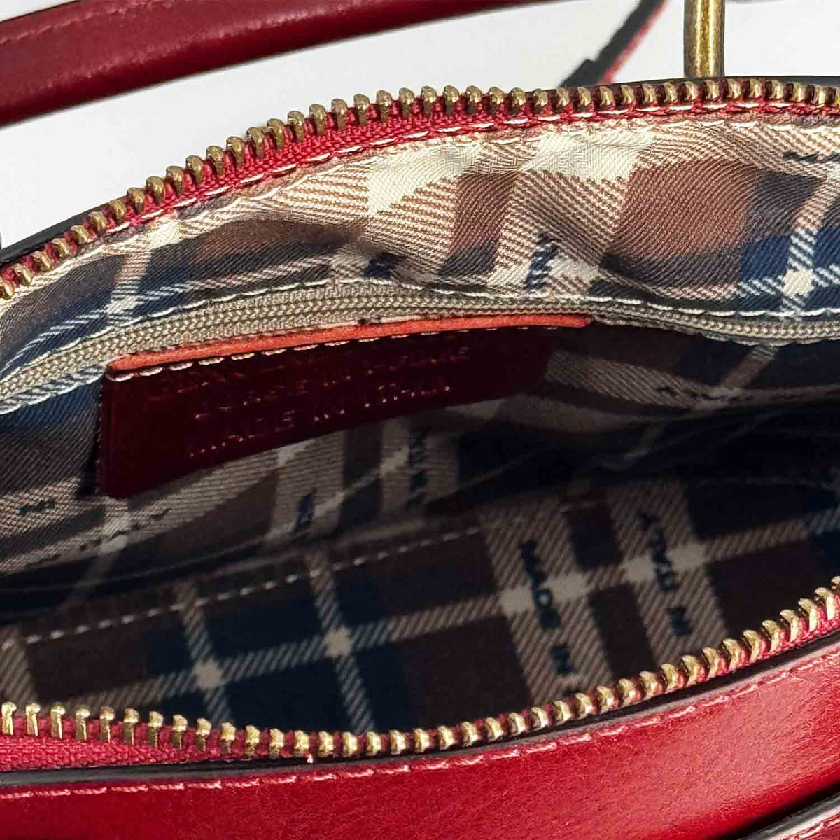 Borsa a tracolla Livia da donna in pelle rossa semi lucida - LeonardoShoes