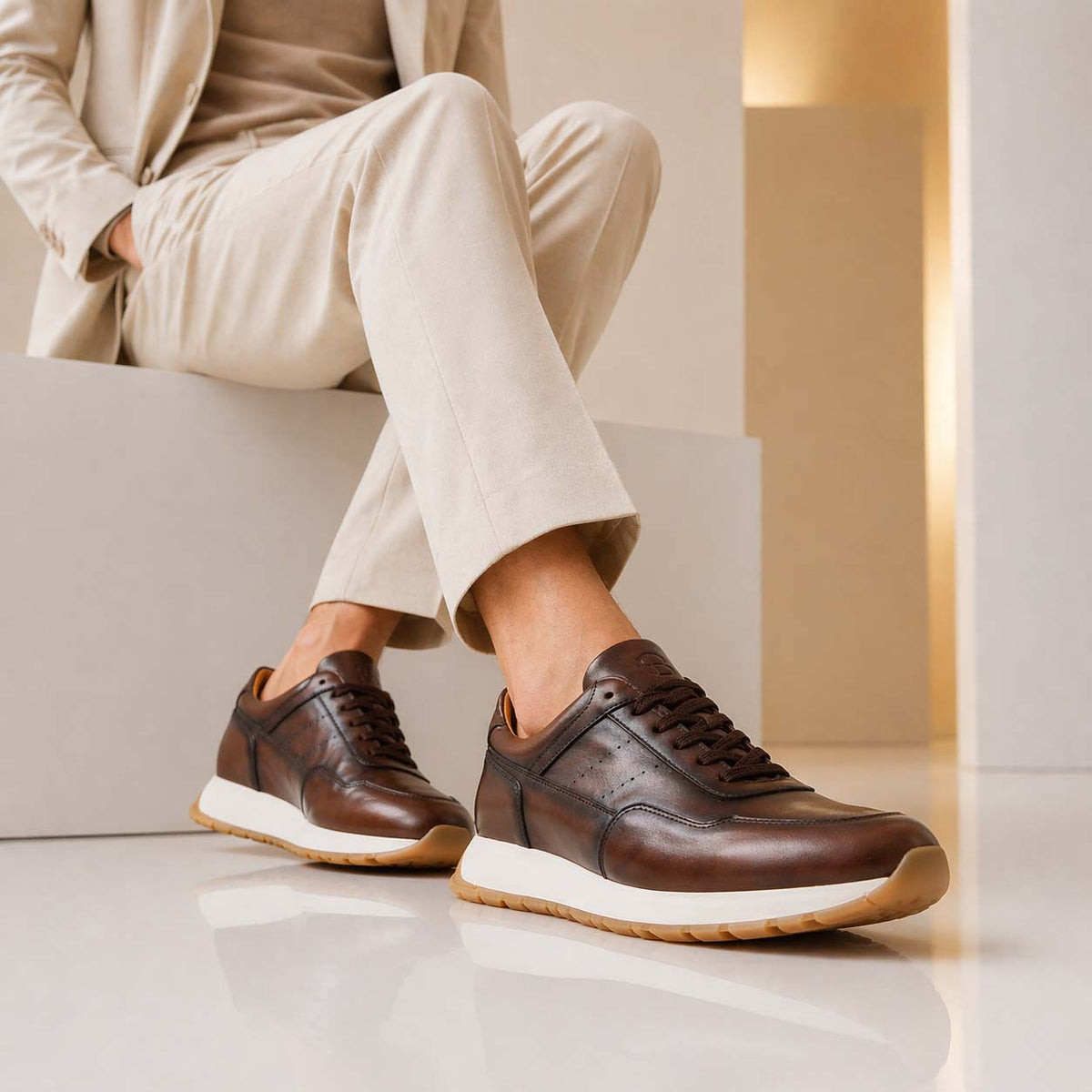 Sneaker artigianale Ateneo da uomo in pelle marrone scuro - LeonardoShoes