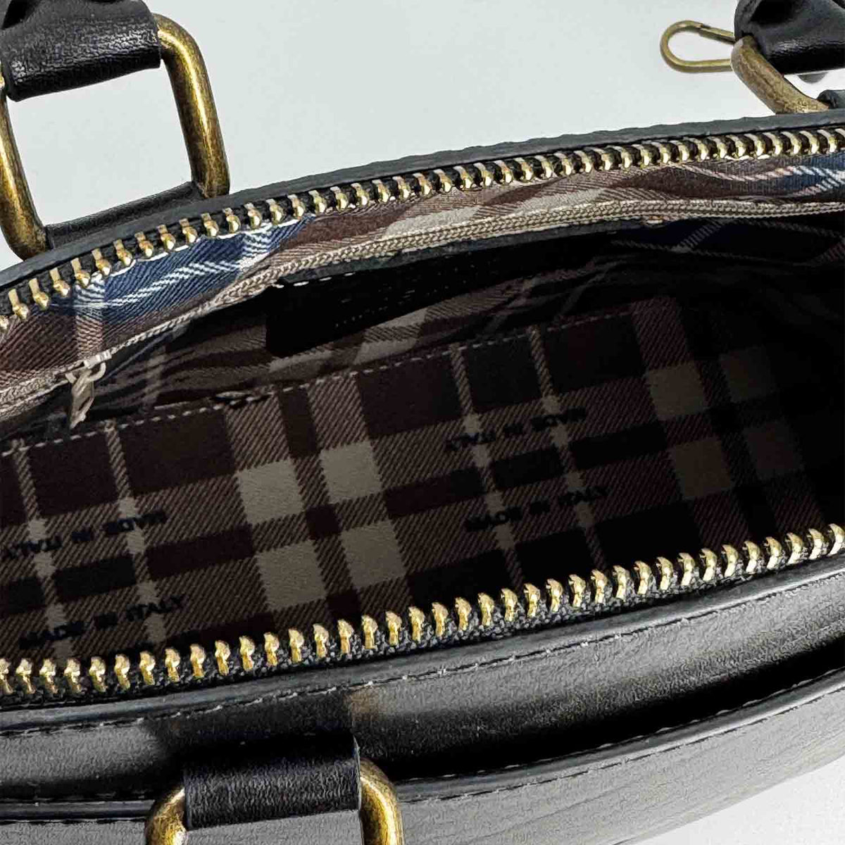 Borsa a mano Zaira da donna in pelle nera semi lucida