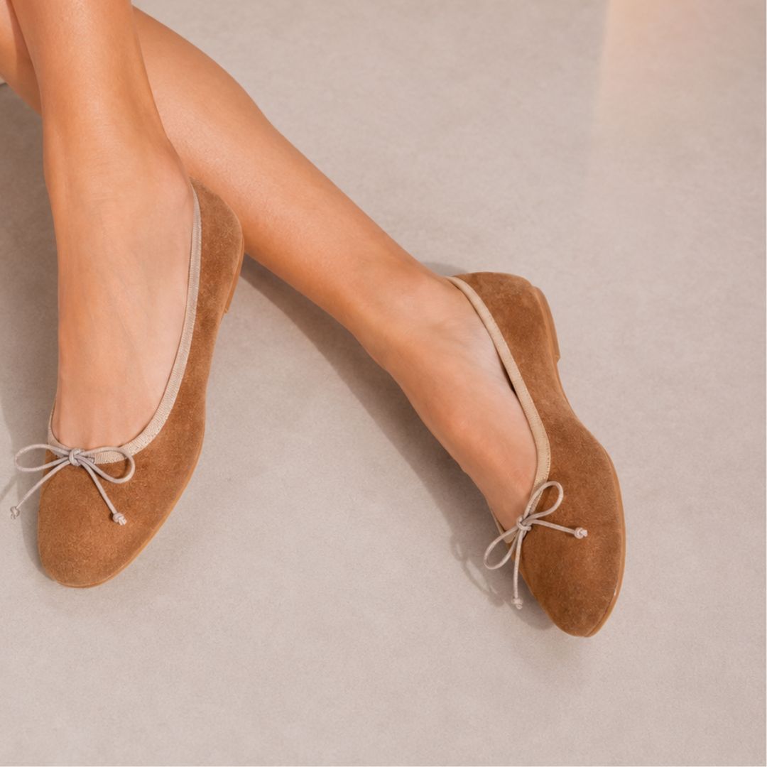 Ballerine da donna Fiocco in camoscio marrone chiaro - LeonardoShoes