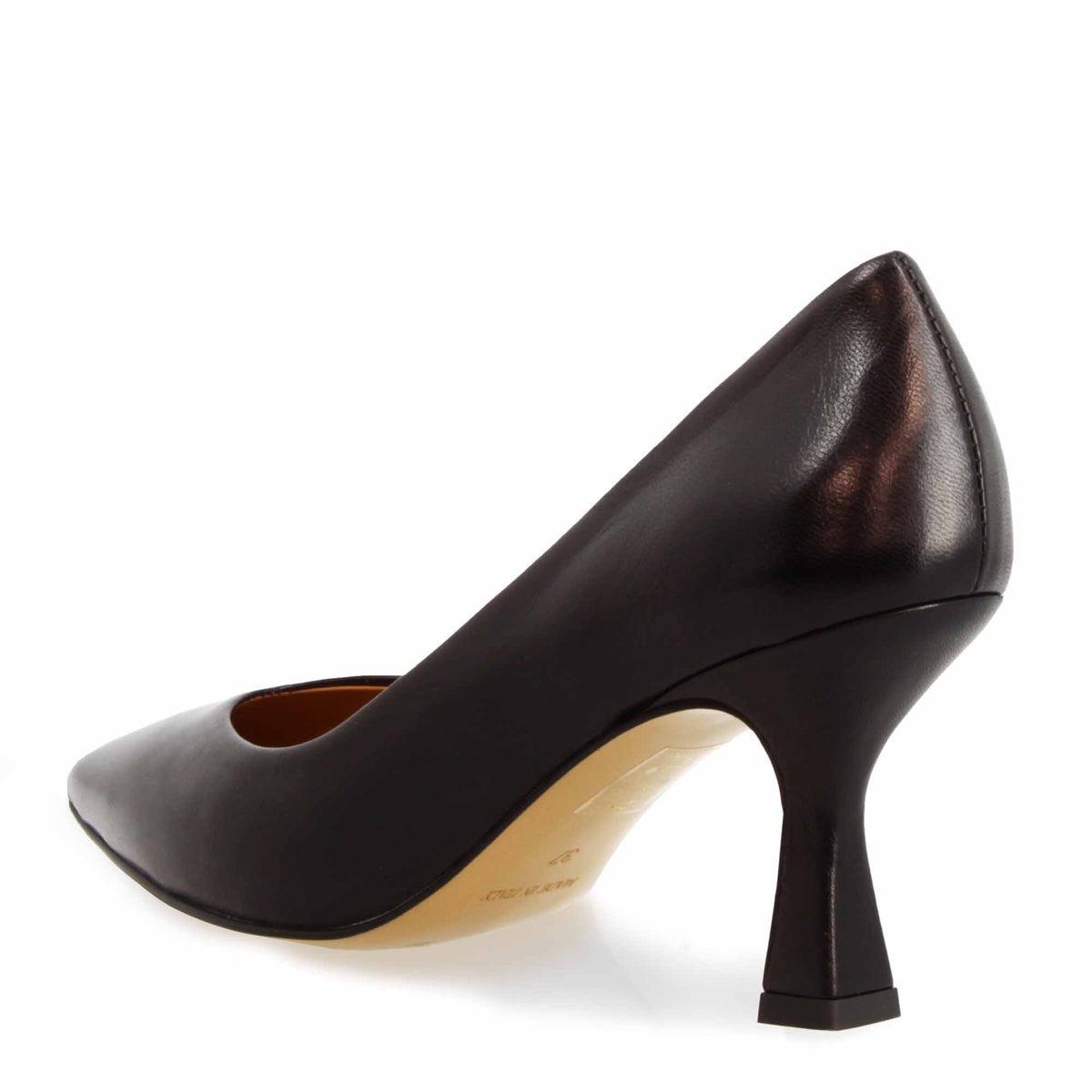 Décolleté da donna a punta e tacco alto in pelle nera - LeonardoShoes