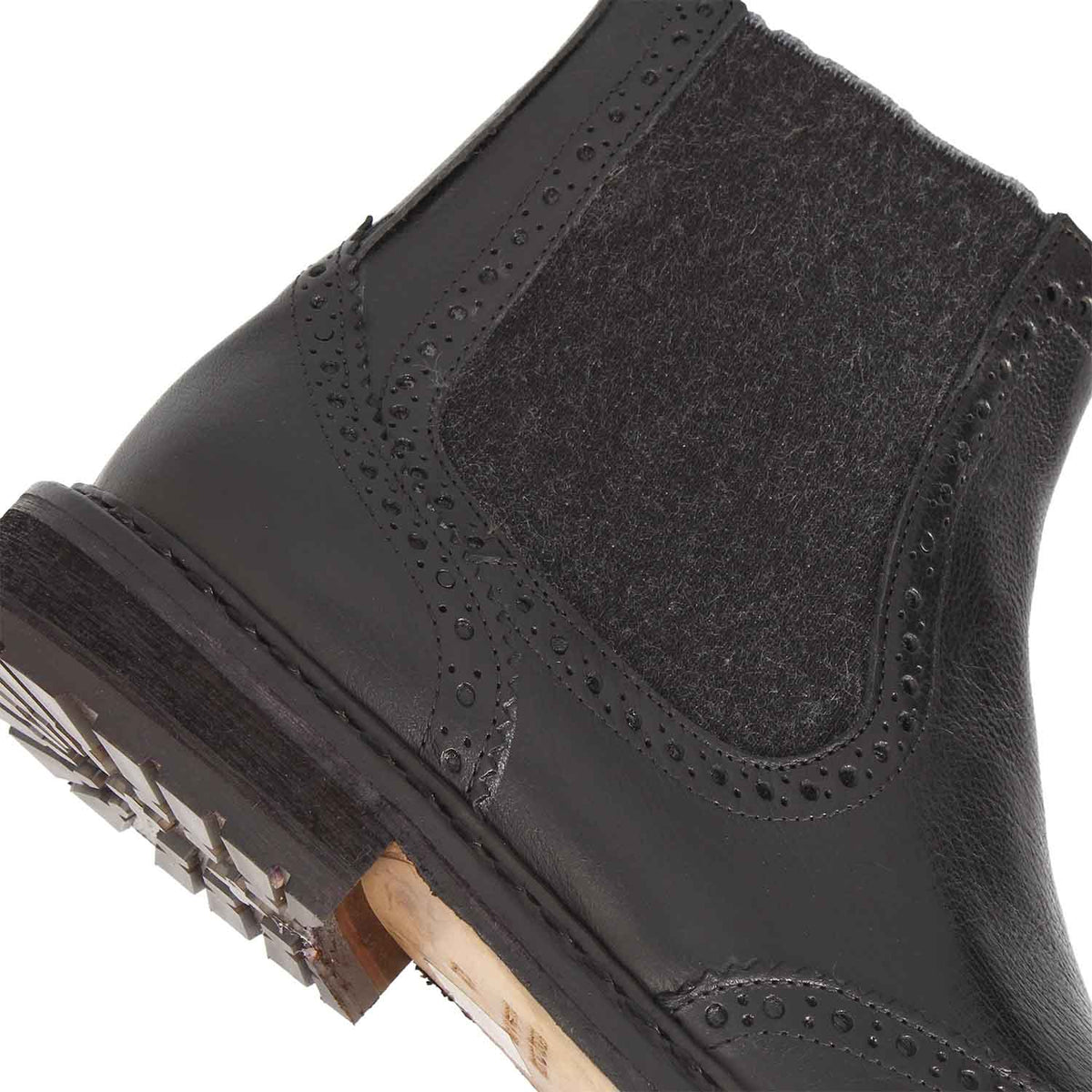 Basilio stivaletto Chelsea brogue da uomo in pelle nera