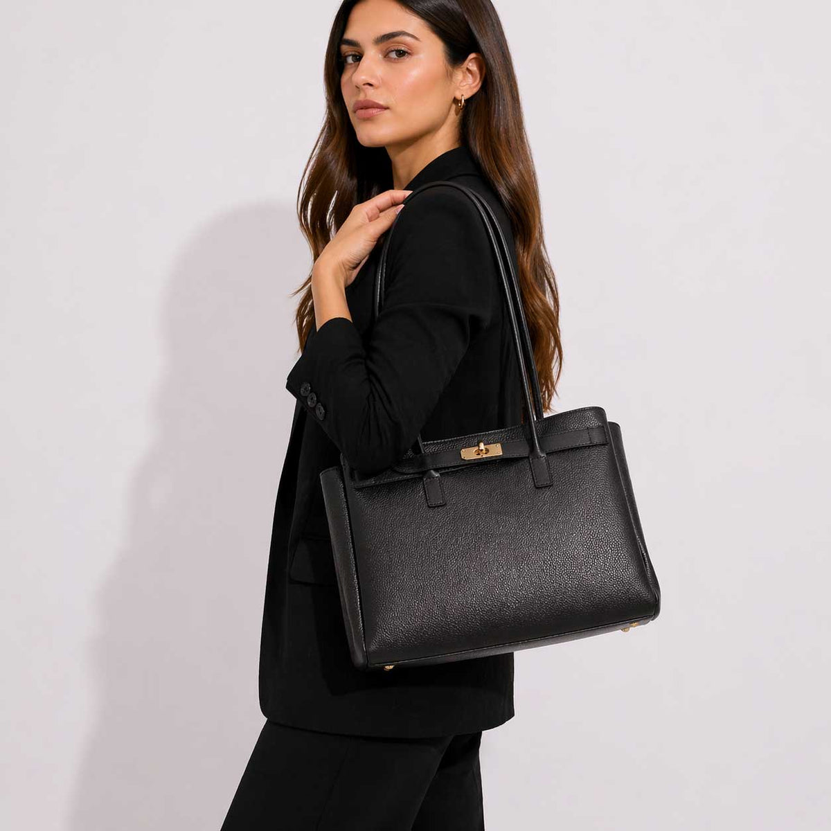 Borsa a spalle da donna in pelle nera Giulia - LeonardoShoes
