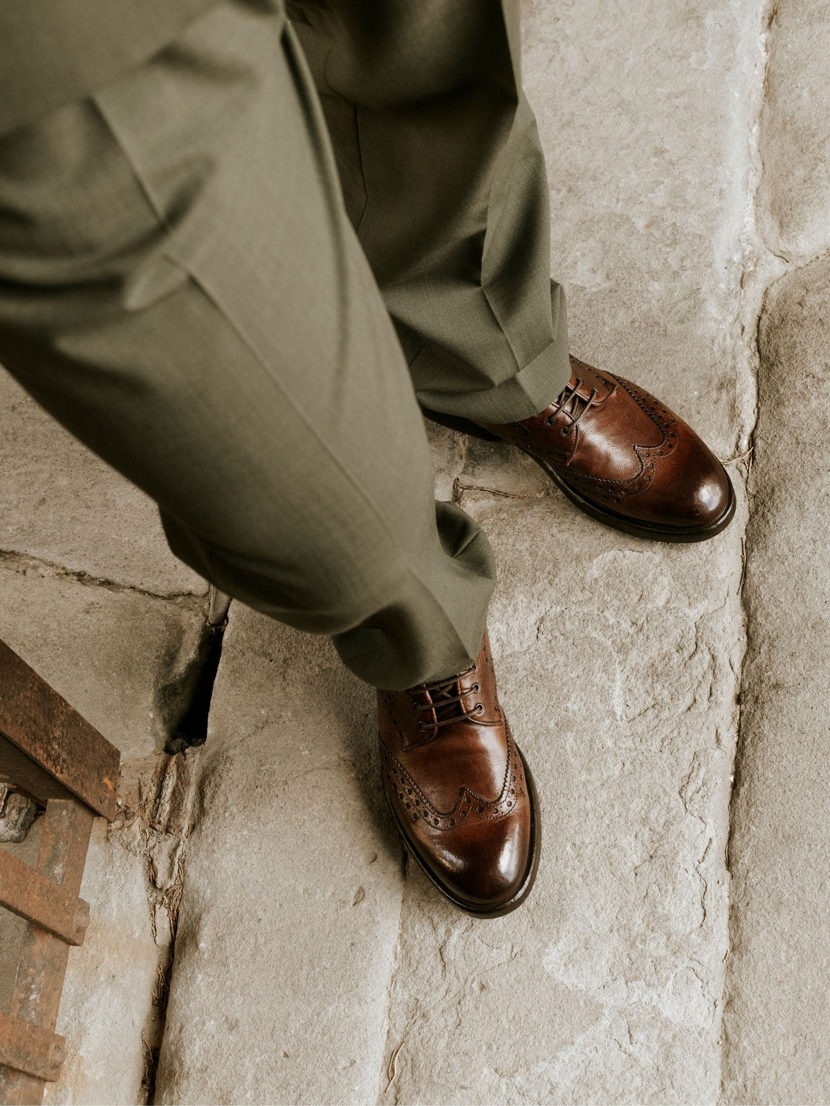 Scarpa Derby brogue moderna marrone da uomo - LeonardoShoes
