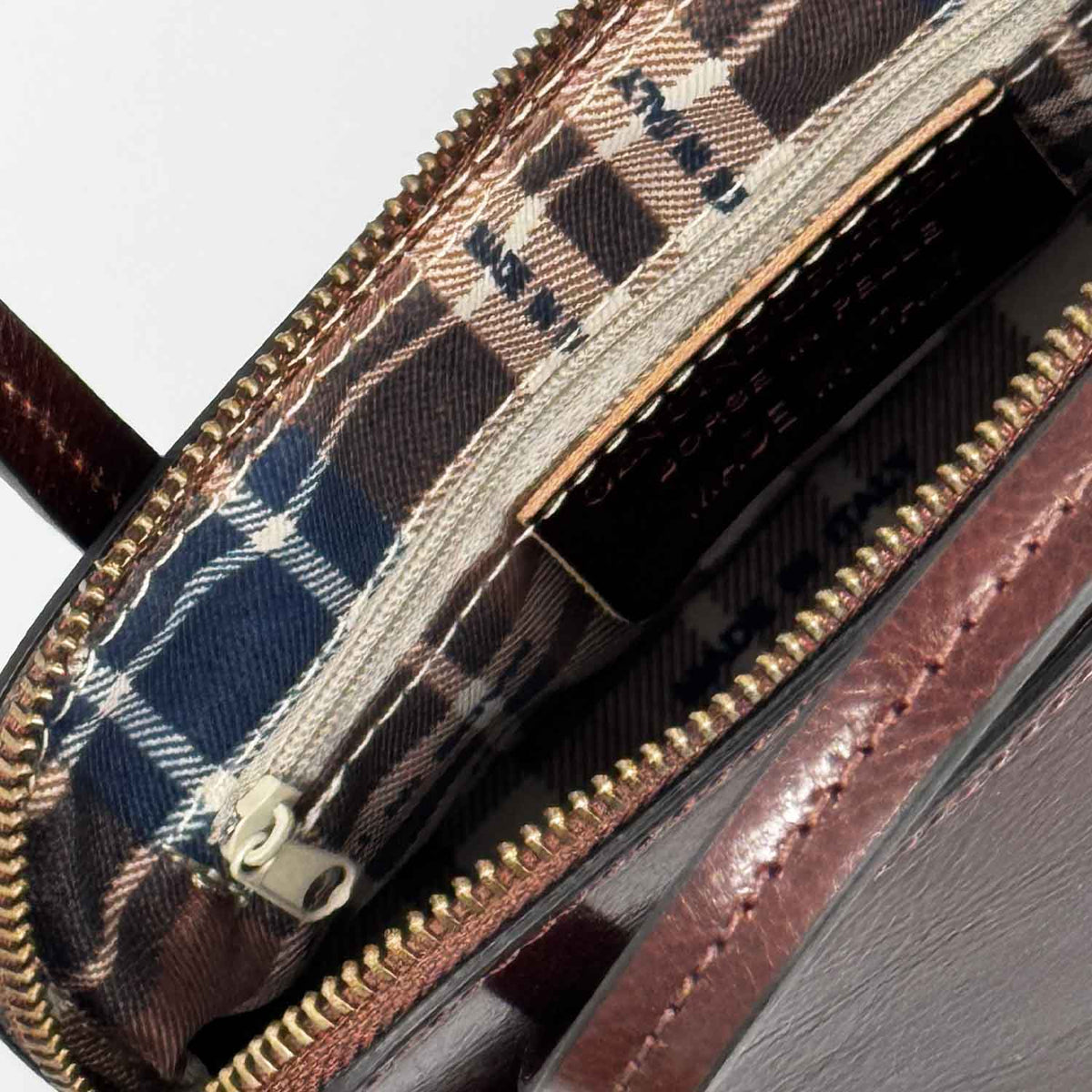 Borsa a tracolla Livia da donna in pelle marrone scuro semi lucida - LeonardoShoes
