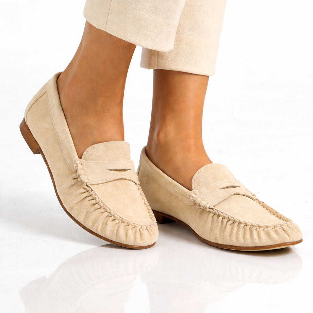 Mocassino da donna Moka in camoscio beige - LeonardoShoes